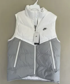 11 Rappeurs à Suivre 2022 Menace Santana Unisex White and Grey Windrunner Puffer Vest